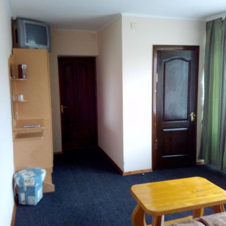 Malyvo Hotel Dilyatyn Dış mekan fotoğraf