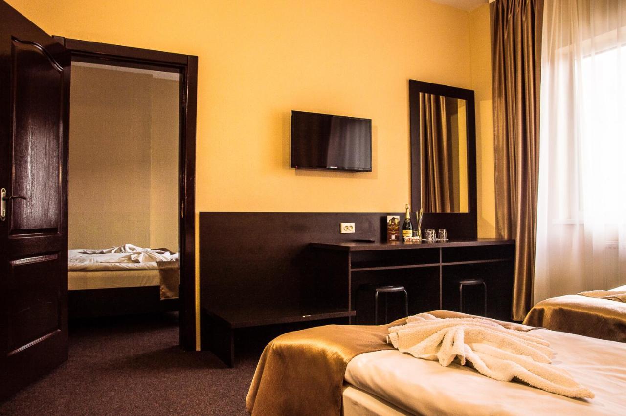 Malyvo Hotel Dilyatyn Dış mekan fotoğraf