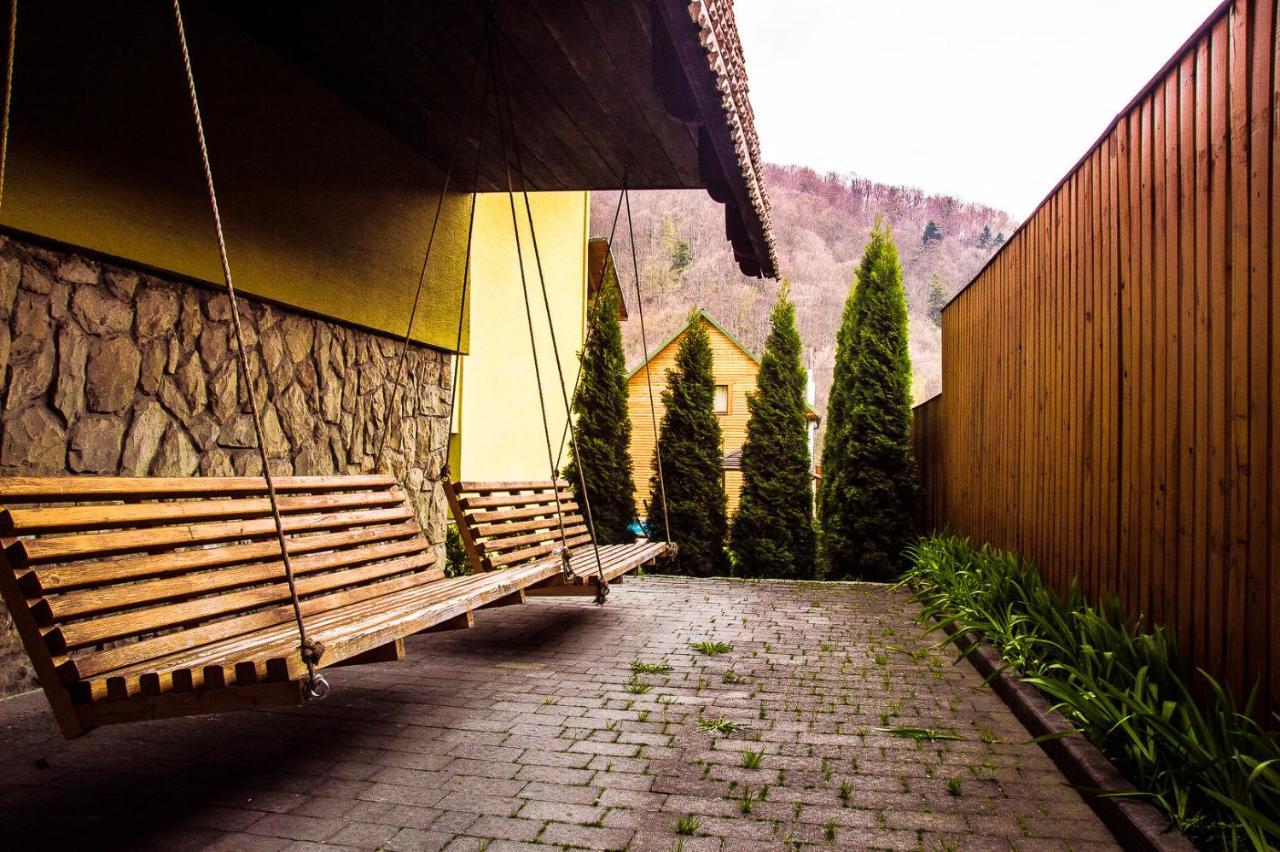 Malyvo Hotel Dilyatyn Dış mekan fotoğraf
