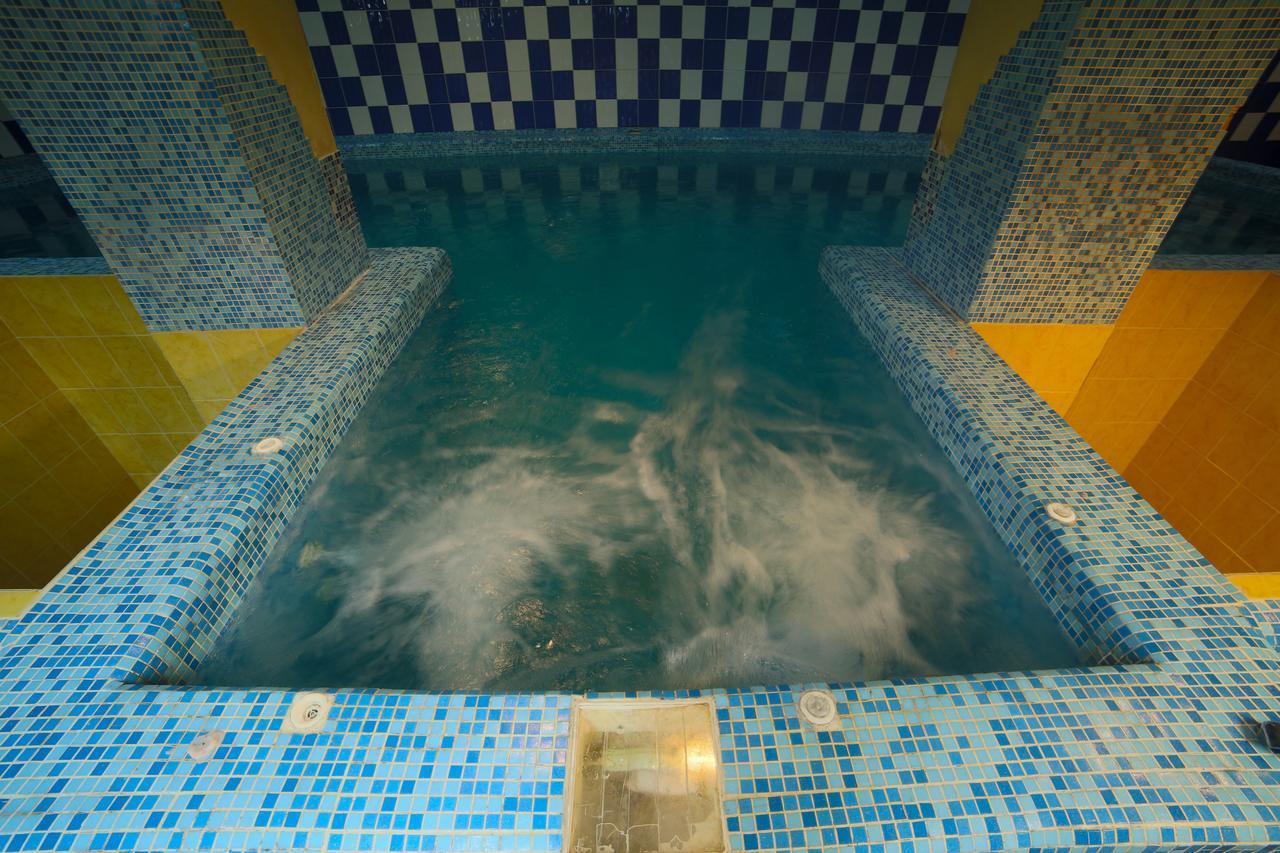 Malyvo Hotel Dilyatyn Dış mekan fotoğraf
