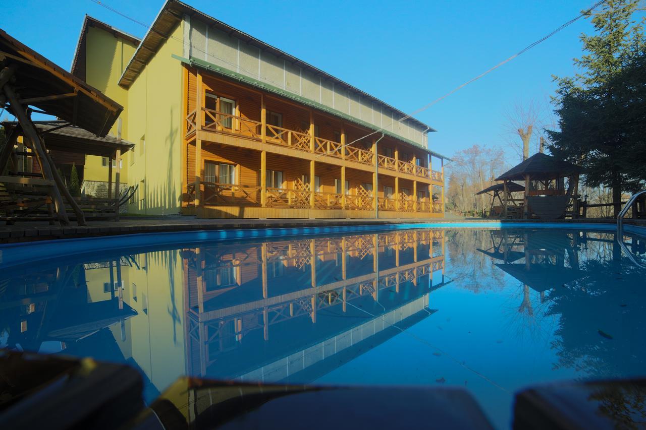 Malyvo Hotel Dilyatyn Dış mekan fotoğraf