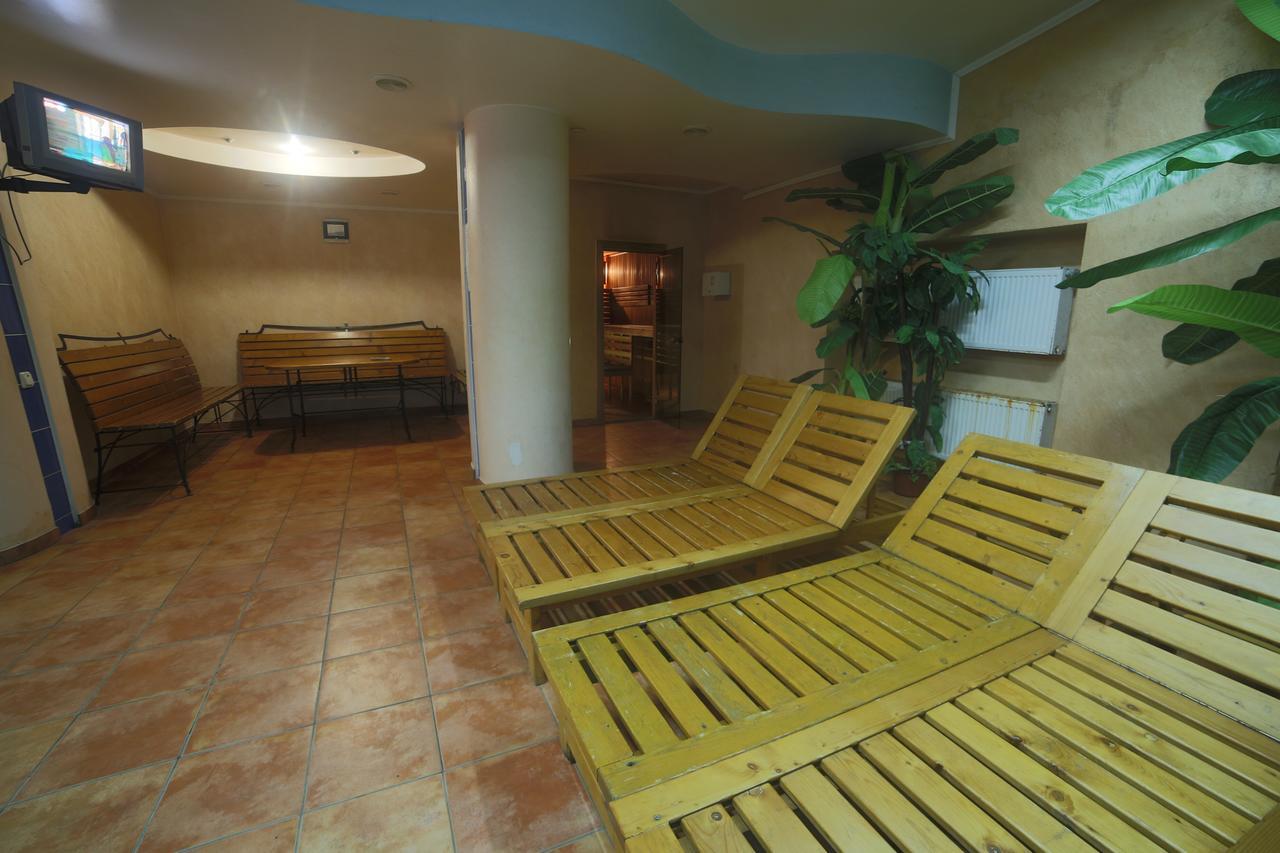 Malyvo Hotel Dilyatyn Dış mekan fotoğraf