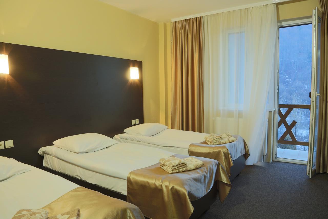 Malyvo Hotel Dilyatyn Dış mekan fotoğraf