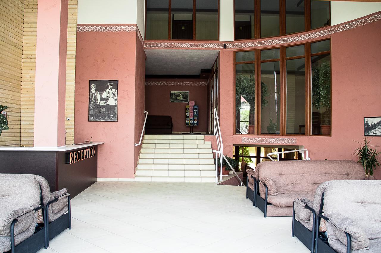 Malyvo Hotel Dilyatyn Dış mekan fotoğraf