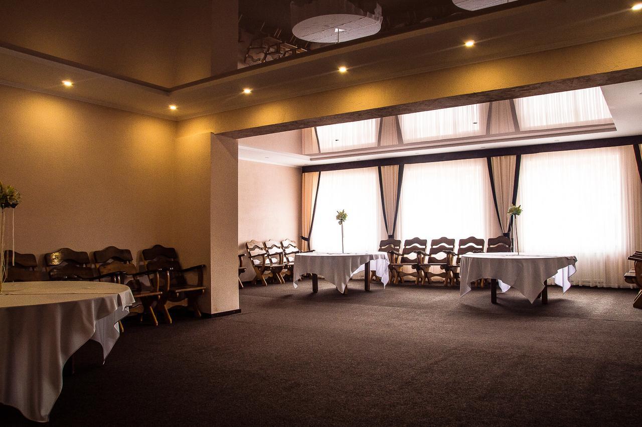 Malyvo Hotel Dilyatyn Dış mekan fotoğraf