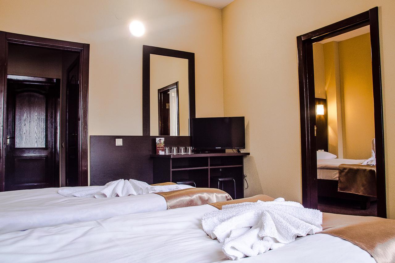 Malyvo Hotel Dilyatyn Dış mekan fotoğraf